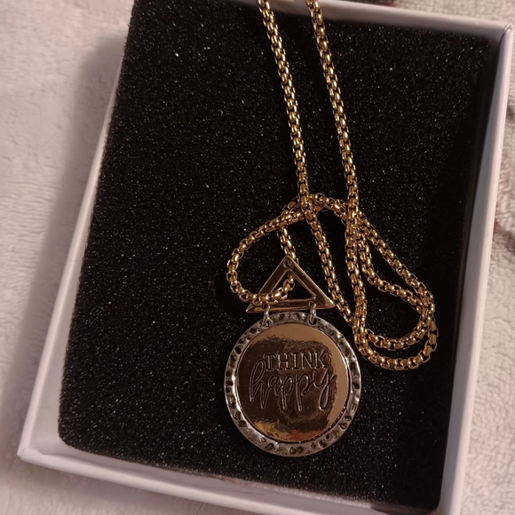 Jewelry - Picture 8 of 9